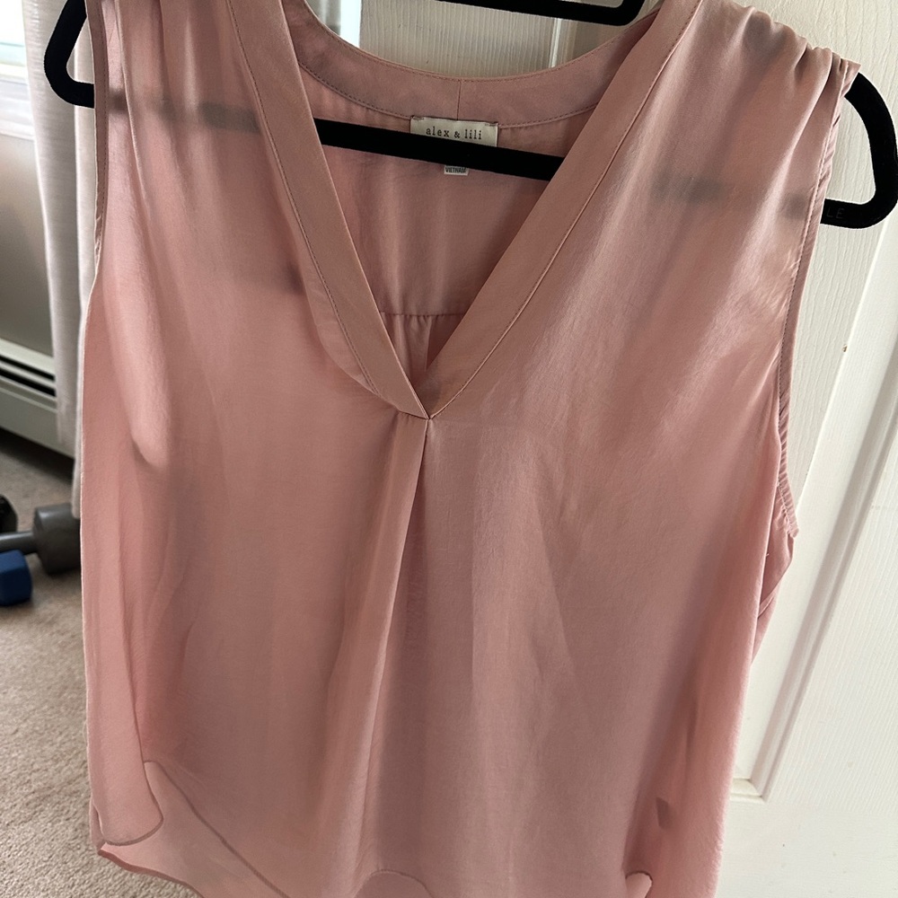 Chic Pink Sleeveless V-Neck Front Blouse
